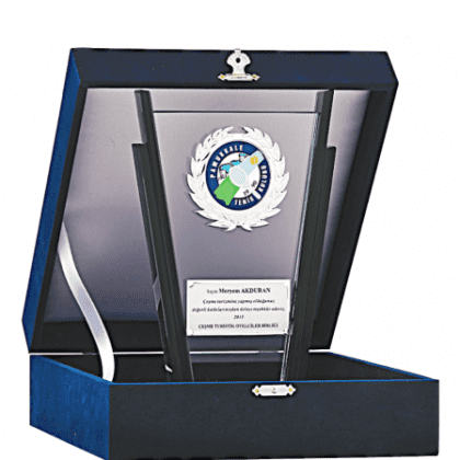 Kadife Kutulu Kristal Plaket 23 cm